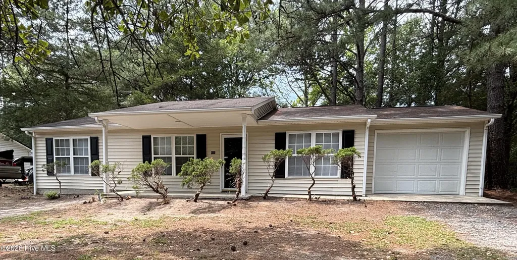 805 N Sycamore Street Aberdeen NC 28315