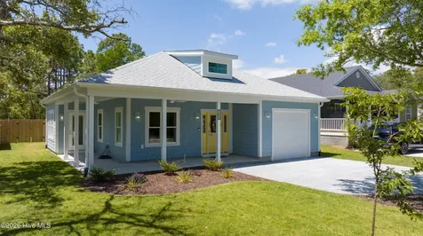 165 NW 4th Street Oak Island NC 28465