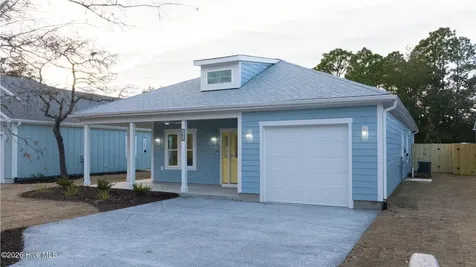 165 NW 4th Street Oak Island NC 28465