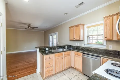 4502 Regent Drive Wilmington NC 28412