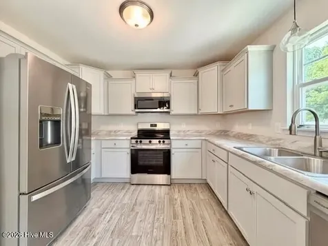 319 Cotton Hill Place Hubert NC 28539