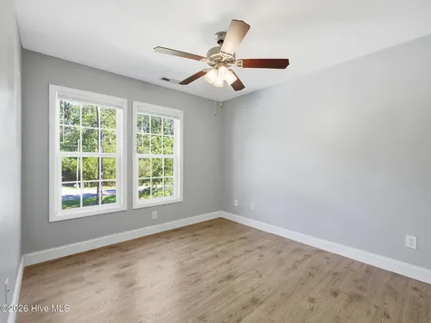 128 Van Riggs Road Hubert NC 28539