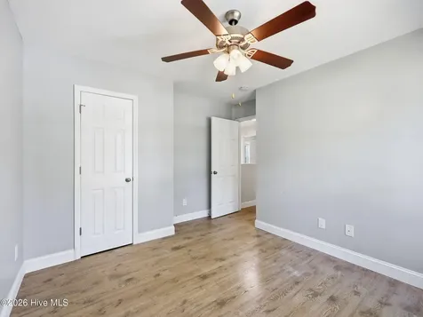 128 Van Riggs Road Hubert NC 28539