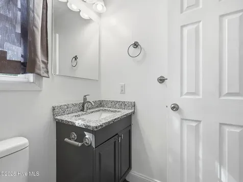 128 Van Riggs Road Hubert NC 28539