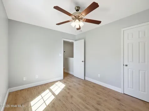 128 Van Riggs Road Hubert NC 28539