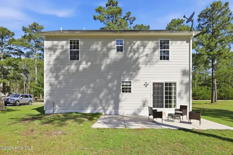 128 Van Riggs Road Hubert NC 28539