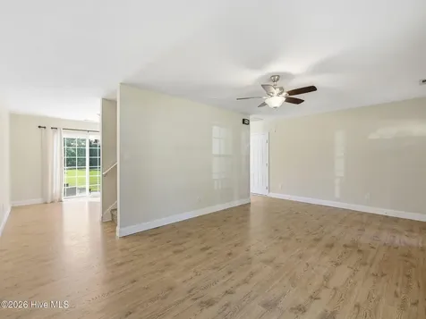 128 Van Riggs Road Hubert NC 28539