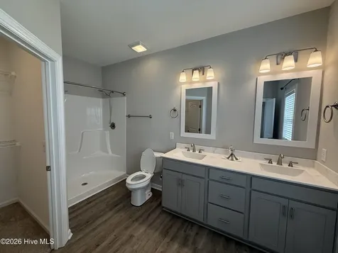 211 Briarcliff Court Kinston NC 28501