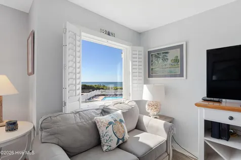 9201 Coast Guard Road Emerald Isle NC 28594