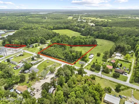 826 Sand Ridge Road Hubert NC 28539