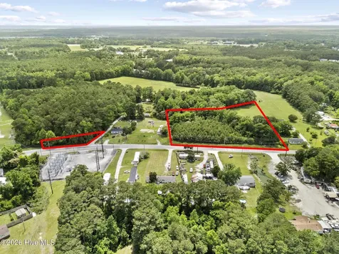 826 Sand Ridge Road Hubert NC 28539