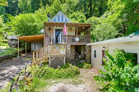 390 Aquone Road Andrews NC 28901