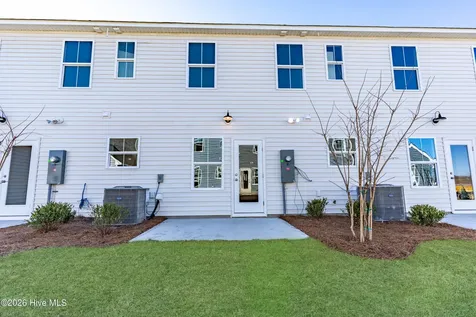 36 W Pioneer Way Hampstead NC 28443