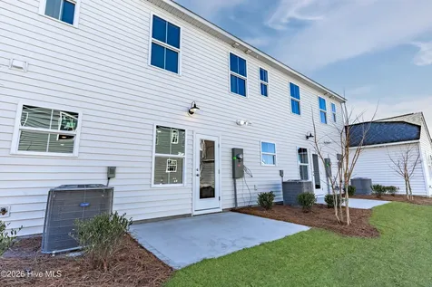 36 W Pioneer Way Hampstead NC 28443