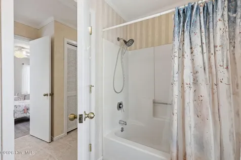 806 Lord Granville Drive Morehead City NC 28557
