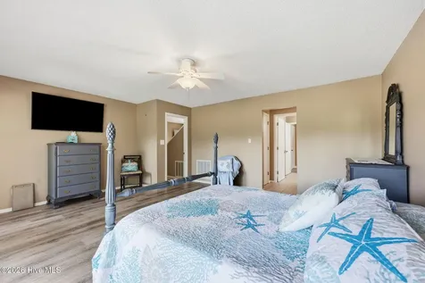 806 Lord Granville Drive Morehead City NC 28557