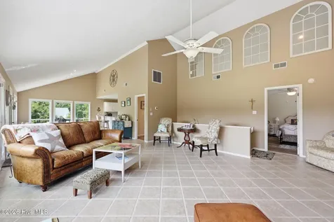 806 Lord Granville Drive Morehead City NC 28557