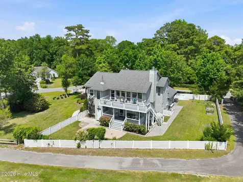 806 Lord Granville Drive Morehead City NC 28557