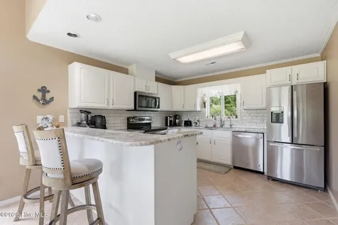806 Lord Granville Drive Morehead City NC 28557