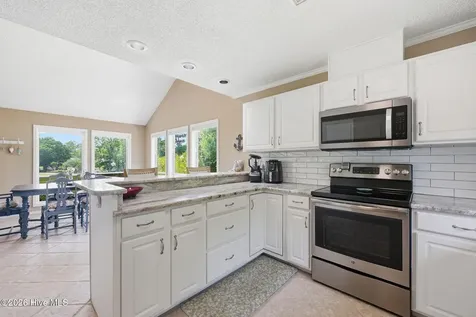 806 Lord Granville Drive Morehead City NC 28557