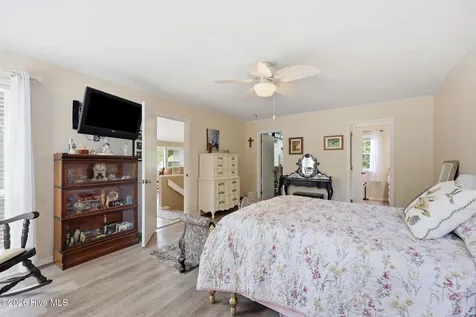 806 Lord Granville Drive Morehead City NC 28557