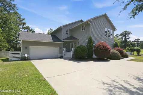 806 Lord Granville Drive Morehead City NC 28557