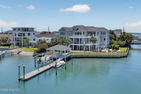 24 W Salisbury Street Wrightsville Beach NC 28480