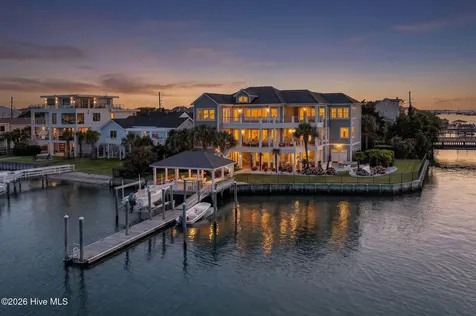 24 W Salisbury Street Wrightsville Beach NC 28480
