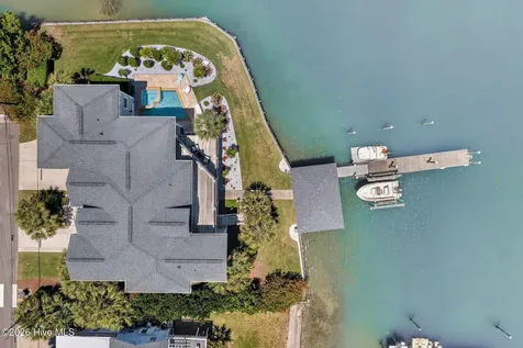 24 W Salisbury Street Wrightsville Beach NC 28480