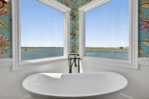 24 W Salisbury Street Wrightsville Beach NC 28480