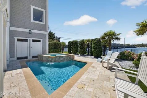 24 W Salisbury Street Wrightsville Beach NC 28480