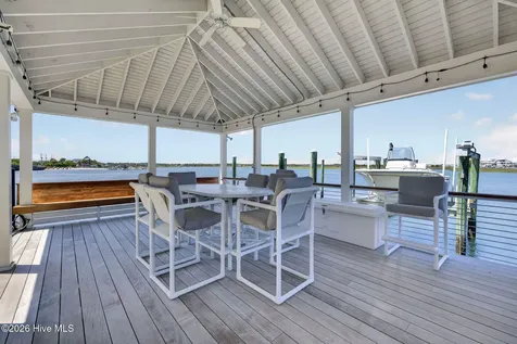 24 W Salisbury Street Wrightsville Beach NC 28480