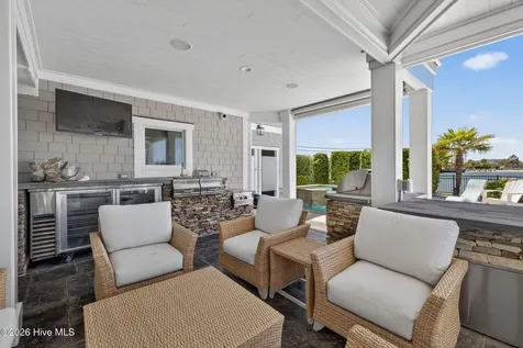 24 W Salisbury Street Wrightsville Beach NC 28480