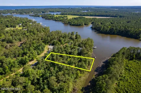 110 Queen Annes Court Oriental NC 28571