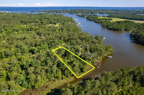 110 Queen Annes Court Oriental NC 28571