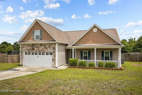 514 Aberdineshire Court Hubert NC 28539