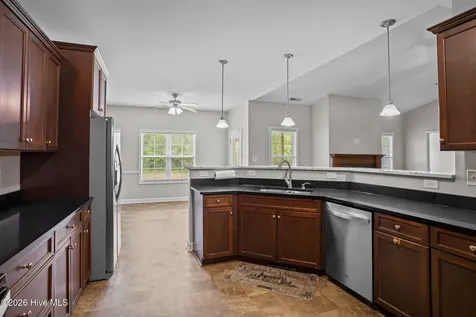 514 Aberdineshire Court Hubert NC 28539