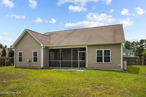 514 Aberdineshire Court Hubert NC 28539