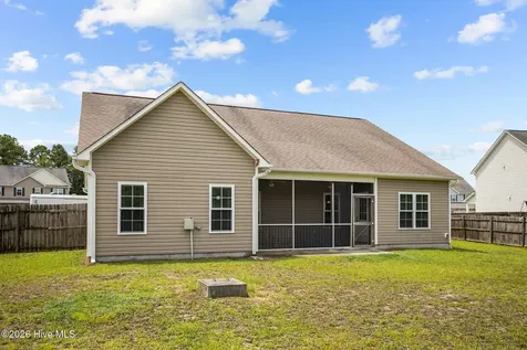 514 Aberdineshire Court Hubert NC 28539