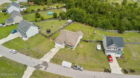514 Aberdineshire Court Hubert NC 28539