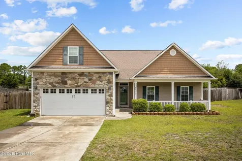 514 Aberdineshire Court Hubert NC 28539