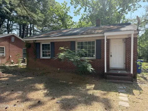 305 Dewey Street SW Wilson NC 27893