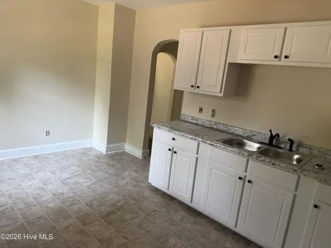 305 Dewey Street SW Wilson NC 27893