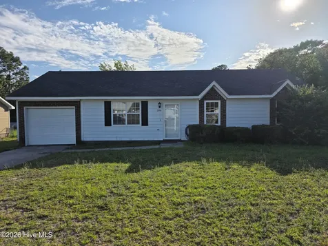 206 S Ginger Drive Hubert NC 28539