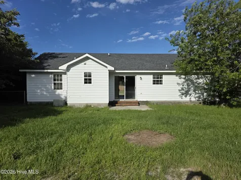 206 S Ginger Drive Hubert NC 28539