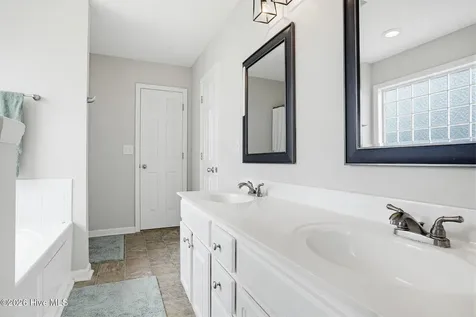 203 Honey Court E Jacksonville NC 28540