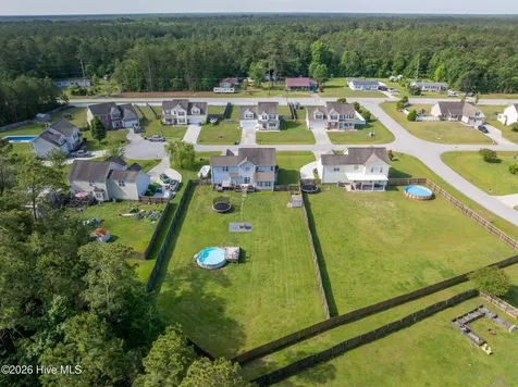 203 Honey Court E Jacksonville NC 28540