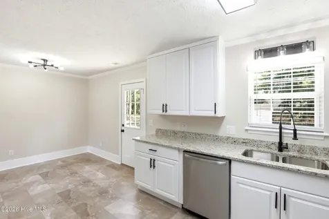 87 S High Point Road Southport NC 28461
