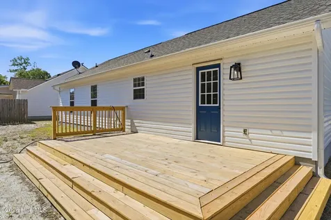 87 S High Point Road Southport NC 28461