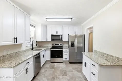 87 S High Point Road Southport NC 28461